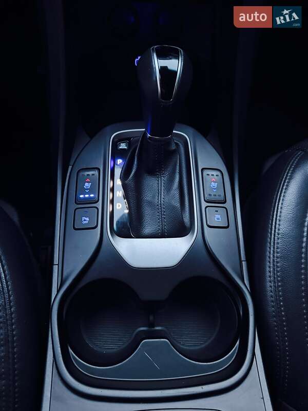 Позашляховик / Кросовер Hyundai Santa FE 2016 в Києві