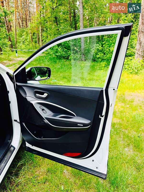 Позашляховик / Кросовер Hyundai Santa FE 2016 в Києві