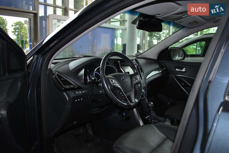Позашляховик / Кросовер Hyundai Santa FE 2015 в Рівному