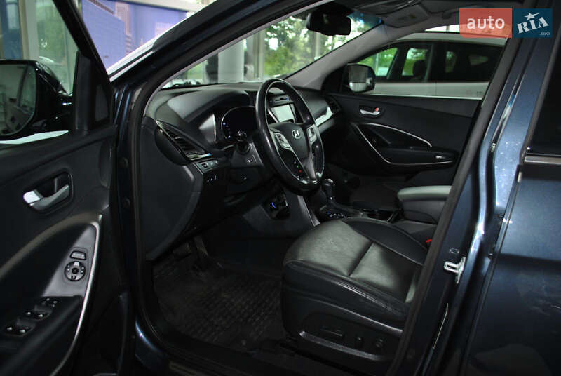 Позашляховик / Кросовер Hyundai Santa FE 2015 в Рівному