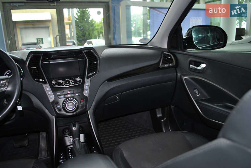 Позашляховик / Кросовер Hyundai Santa FE 2015 в Рівному