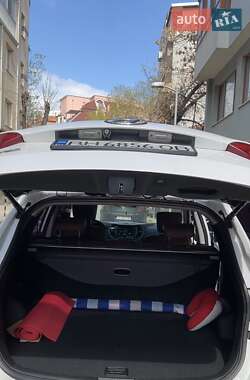 Внедорожник / Кроссовер Hyundai Santa FE 2016 в 