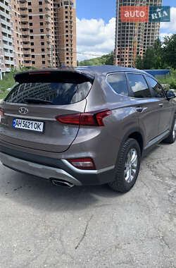 Позашляховик / Кросовер Hyundai Santa FE 2019 в 