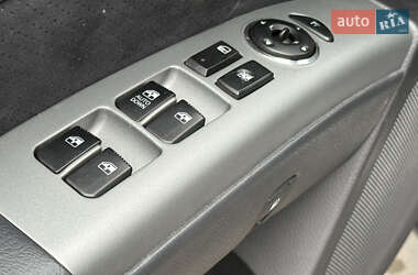 Внедорожник / Кроссовер Hyundai Santa FE 2010 в 
