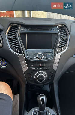 Внедорожник / Кроссовер Hyundai Santa FE 2013 в 