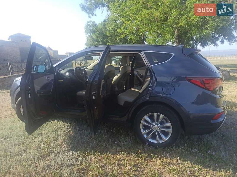 Позашляховик / Кросовер Hyundai Santa FE 2016 в Одесі