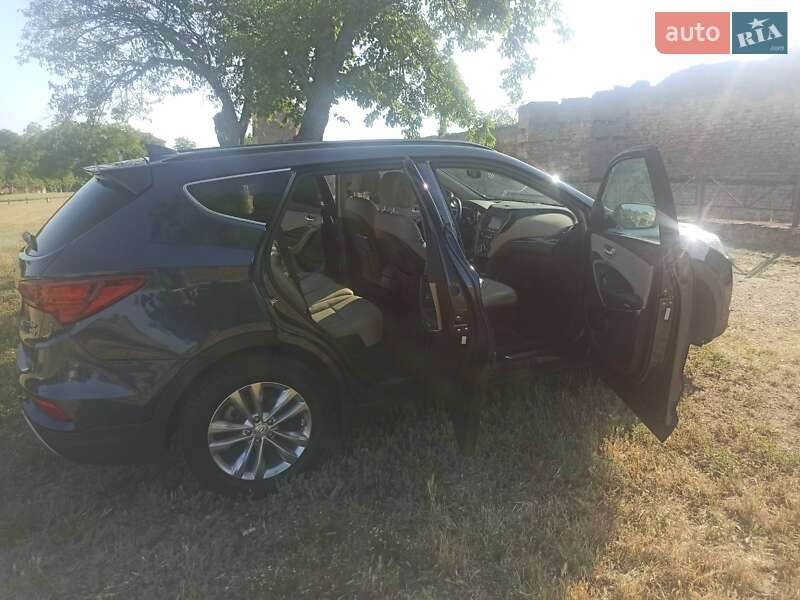 Позашляховик / Кросовер Hyundai Santa FE 2016 в Одесі