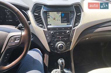 Внедорожник / Кроссовер Hyundai Santa FE 2017 в Днепре