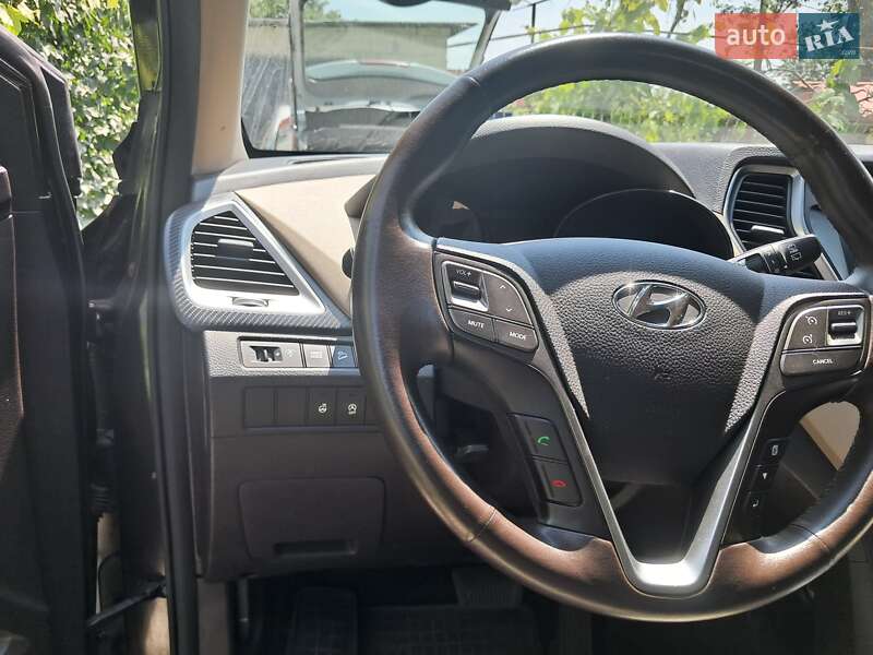Позашляховик / Кросовер Hyundai Santa FE 2017 в Дніпрі
