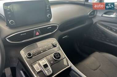 Внедорожник / Кроссовер Hyundai Santa FE 2021 в 