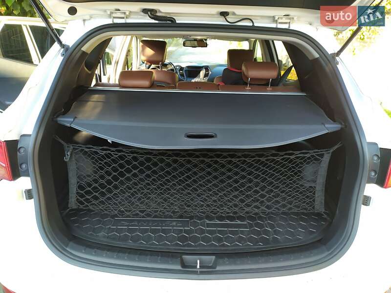 Внедорожник / Кроссовер Hyundai Santa FE 2013 в Киеве