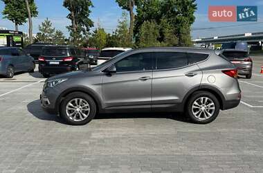 Внедорожник / Кроссовер Hyundai Santa FE 2015 в 