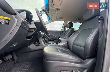 Внедорожник / Кроссовер Hyundai Santa FE 2015 в 