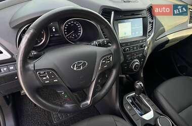 Внедорожник / Кроссовер Hyundai Santa FE 2015 в 