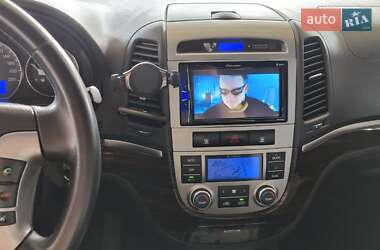 Позашляховик / Кросовер Hyundai Santa FE 2011 в 