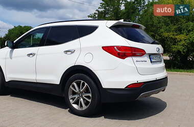 Внедорожник / Кроссовер Hyundai Santa FE 2015 в 