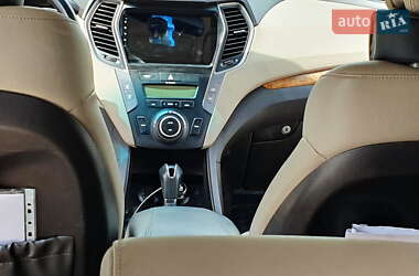 Внедорожник / Кроссовер Hyundai Santa FE 2015 в 