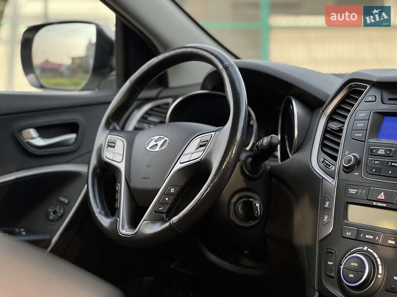 Позашляховик / Кросовер Hyundai Santa FE 2013 в Ужгороді
