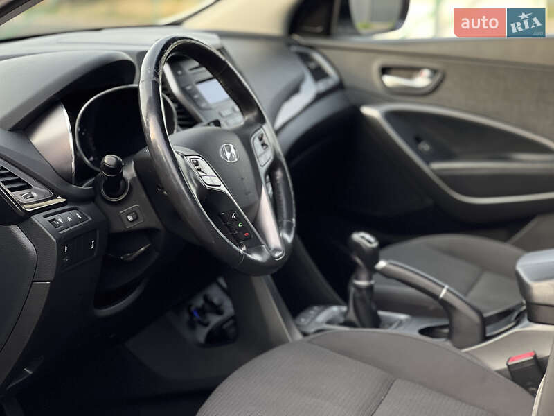 Позашляховик / Кросовер Hyundai Santa FE 2013 в Ужгороді