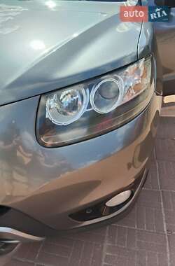 Внедорожник / Кроссовер Hyundai Santa FE 2012 в 