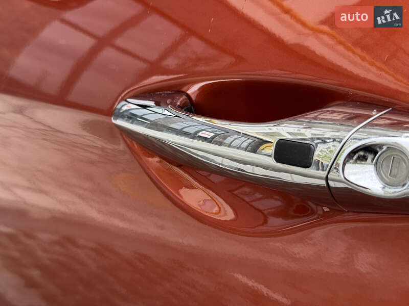 Позашляховик / Кросовер Hyundai Santa FE 2012 в Києві