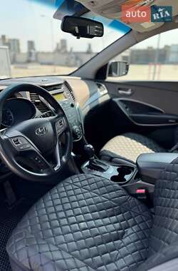 Внедорожник / Кроссовер Hyundai Santa FE 2013 в 