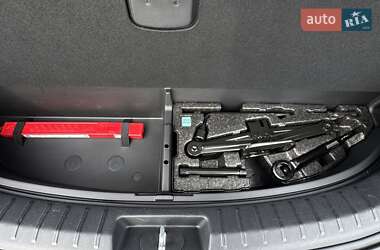 Позашляховик / Кросовер Hyundai Santa FE 2016 в 