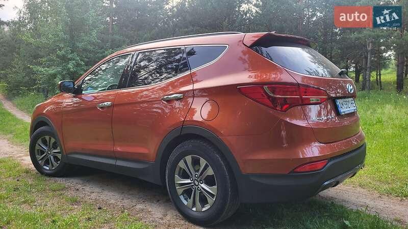 Внедорожник / Кроссовер Hyundai Santa FE 2015 в Житомире
