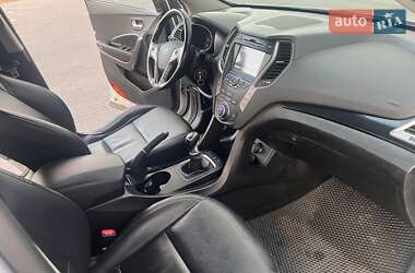 Позашляховик / Кросовер Hyundai Santa FE 2014 в 