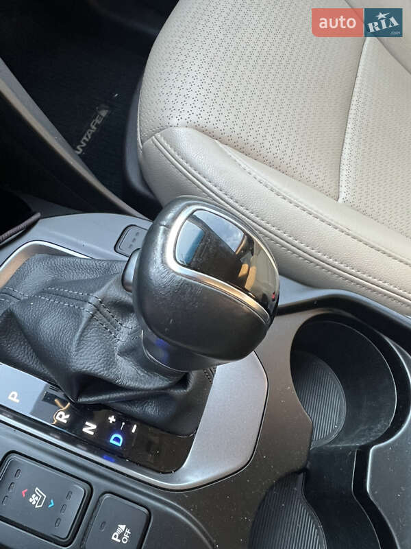 Позашляховик / Кросовер Hyundai Santa FE 2014 в Києві