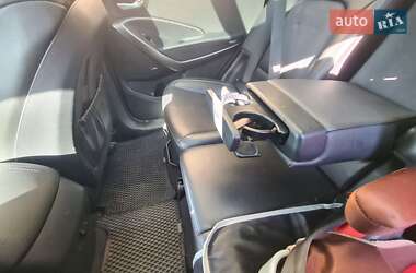 Внедорожник / Кроссовер Hyundai Santa FE 2016 в 