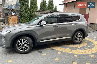 Внедорожник / Кроссовер Hyundai Santa FE 2019 в 