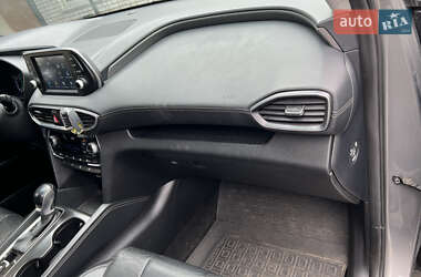 Внедорожник / Кроссовер Hyundai Santa FE 2019 в 