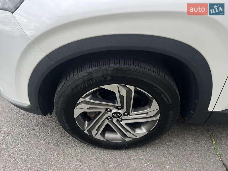 Позашляховик / Кросовер Hyundai Santa FE 2021 в Умані