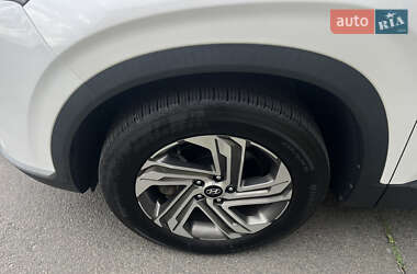 Внедорожник / Кроссовер Hyundai Santa FE 2021 в 