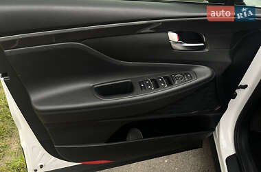 Внедорожник / Кроссовер Hyundai Santa FE 2021 в 