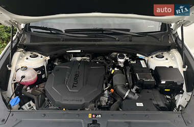 Внедорожник / Кроссовер Hyundai Santa FE 2021 в 