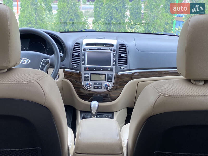 Внедорожник / Кроссовер Hyundai Santa FE 2012 в Носовке