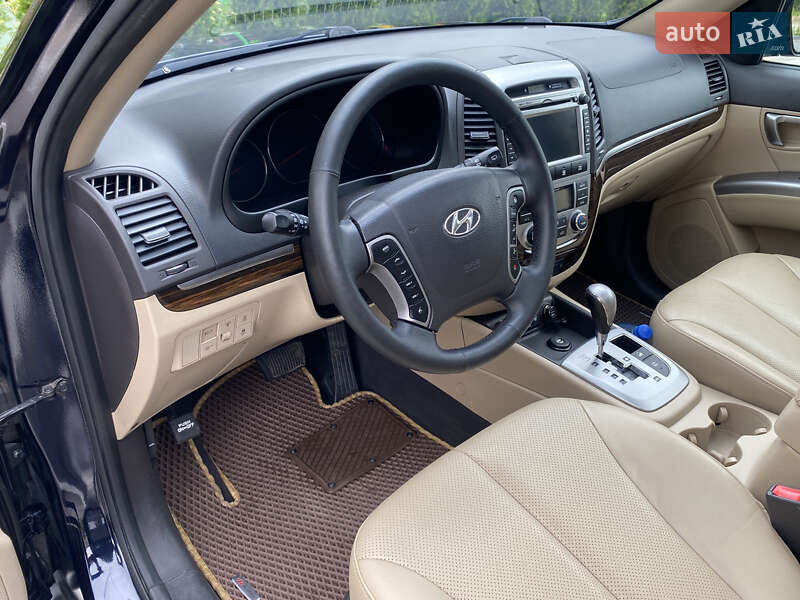 Внедорожник / Кроссовер Hyundai Santa FE 2012 в Носовке