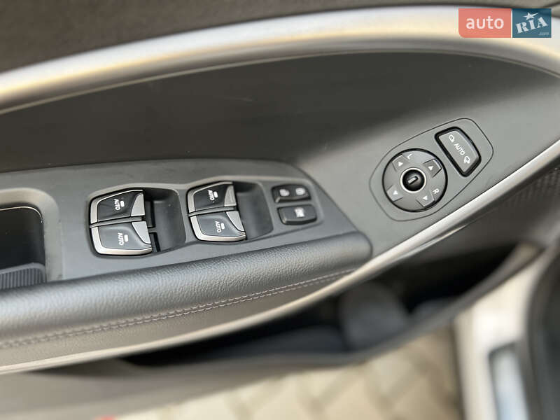 Позашляховик / Кросовер Hyundai Santa FE 2014 в Івано-Франківську