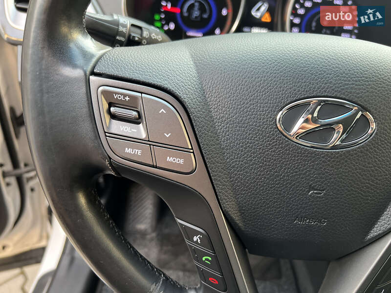 Позашляховик / Кросовер Hyundai Santa FE 2014 в Івано-Франківську