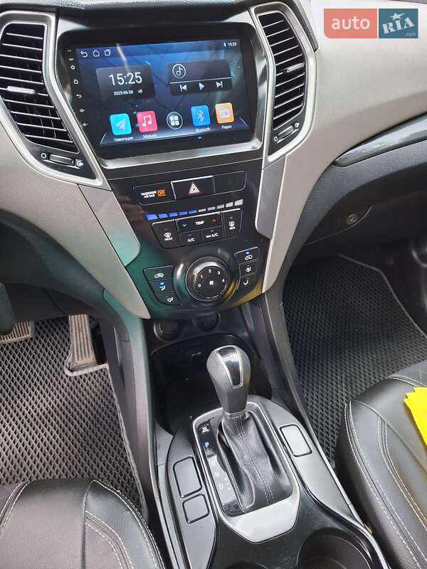 Позашляховик / Кросовер Hyundai Santa FE 2015 в Андрушівці