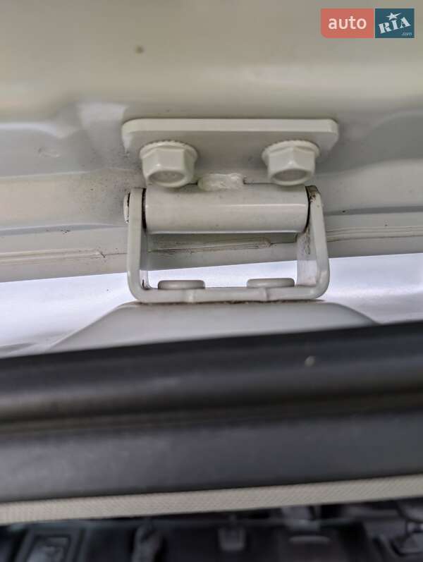 Позашляховик / Кросовер Hyundai Santa FE 2011 в Чернівцях