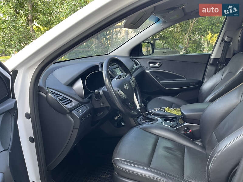 Позашляховик / Кросовер Hyundai Santa FE 2015 в Ставищі