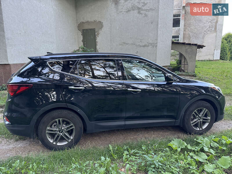Внедорожник / Кроссовер Hyundai Santa FE 2016 в Ровно