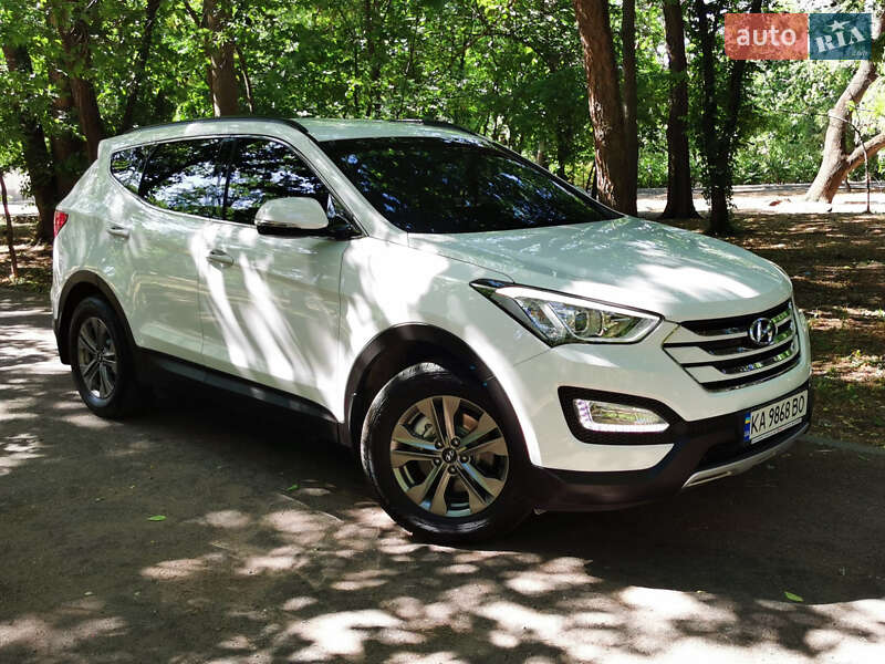 Внедорожник / Кроссовер Hyundai Santa FE 2015 в Киеве