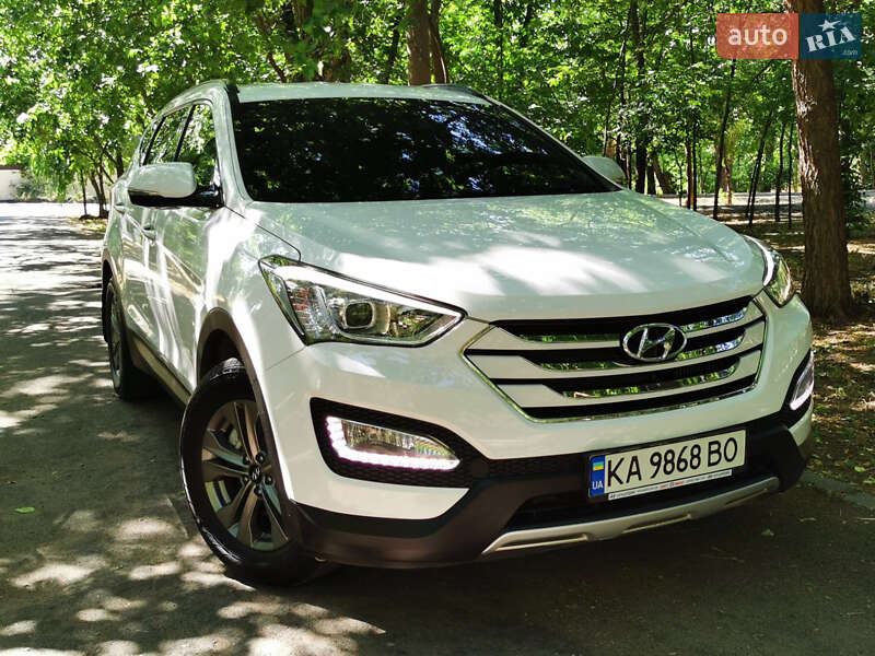 Внедорожник / Кроссовер Hyundai Santa FE 2015 в Киеве
