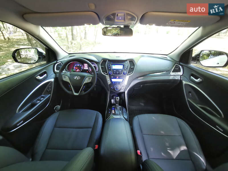 Внедорожник / Кроссовер Hyundai Santa FE 2015 в Киеве