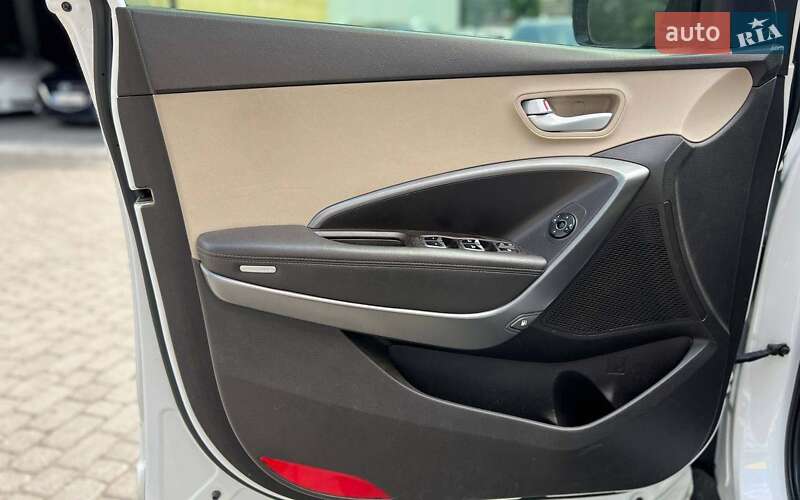 Позашляховик / Кросовер Hyundai Santa FE 2016 в Івано-Франківську