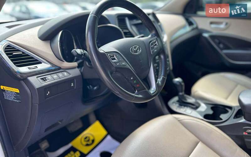 Позашляховик / Кросовер Hyundai Santa FE 2016 в Івано-Франківську